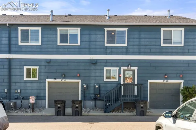 a view of a house with outdoor space