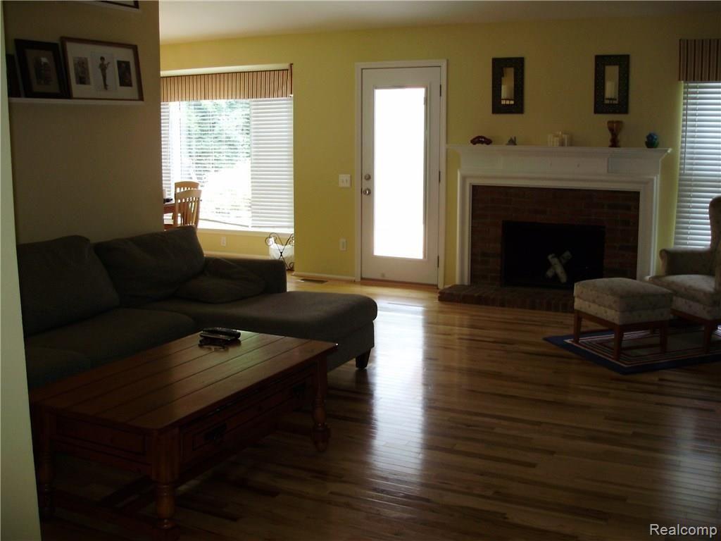 211 Whitney Drive Rochester Hills, MI 48307 - Photo 5 of 25