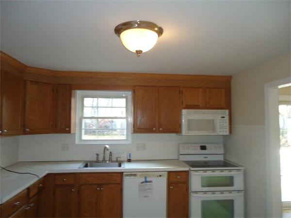 17 Fairview Road, Unit B Framingham, MA 01702 - Photo 2 of 9 Gallery Image 2