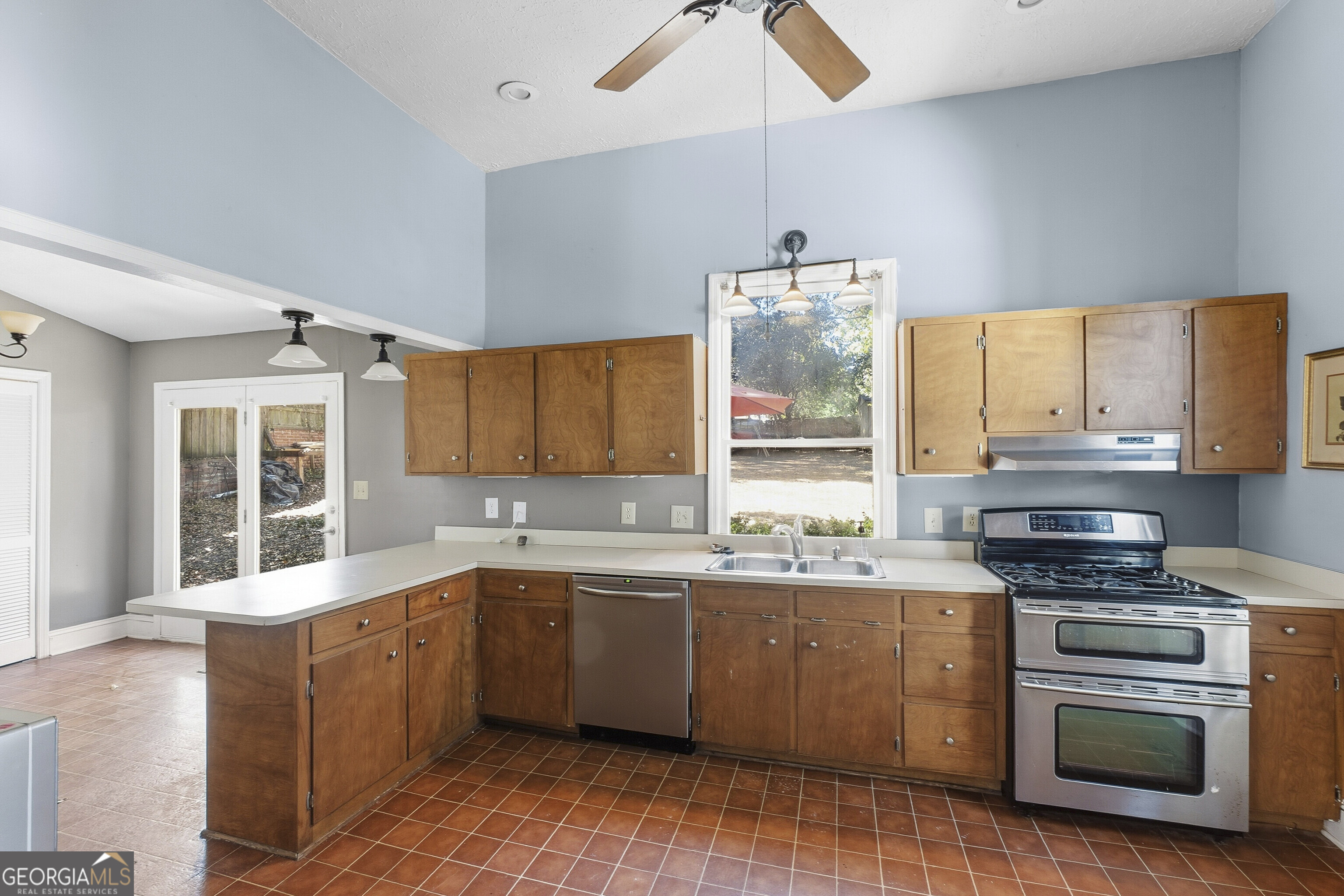 216 Hines Terrace Macon, GA 31204 - Photo 33 of 52