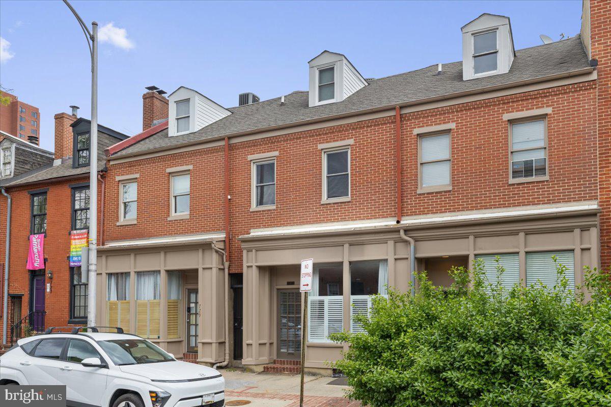 731 South Hanover Street, Unit R2 Baltimore, MD 21230 - Photo 16 of 17 a front view of a building