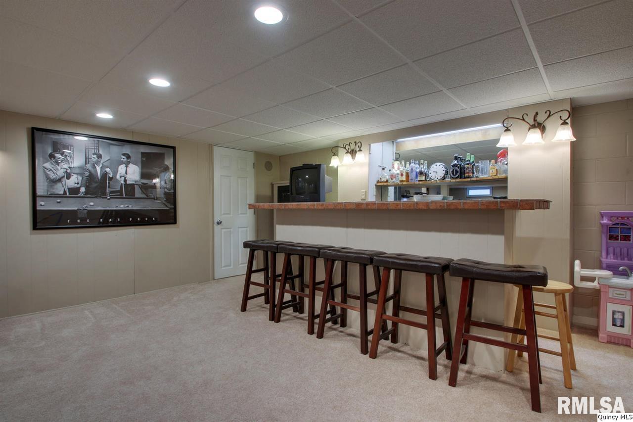 3204 Lawrence Road Quincy, IL 62301 - Photo 8 of 12 Gallery Image 8