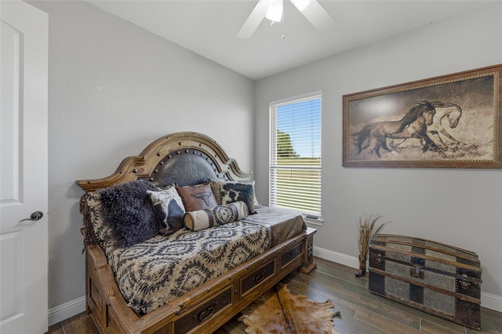 10106 Prather Road Springtown, TX 76082 - Photo 22 of 40 a living room with furniture