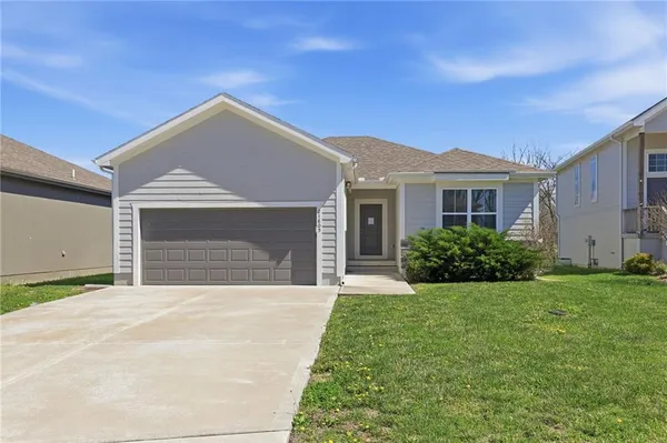 $334,900 | 21805 Southcreek Road, Peculiar, MO 64078