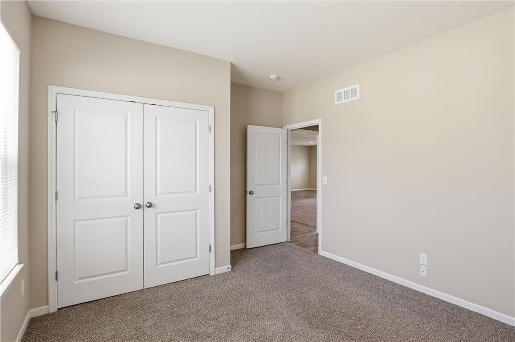 21805 Southcreek Road Peculiar, MO 64078 - Photo 27 of 56