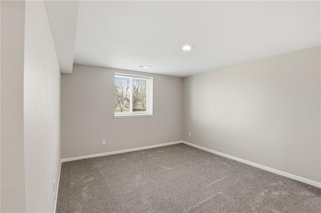 21805 Southcreek Road Peculiar, MO 64078 - Photo 29 of 56