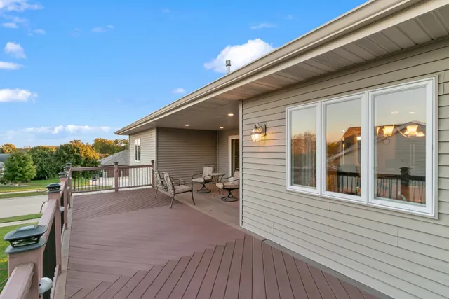 $619,900 | 2819 Bluebird Drive, Portage, WI 53901