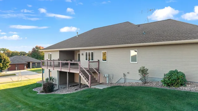 $619,900 | 2819 Bluebird Drive, Portage, WI 53901