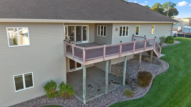 $619,900 | 2819 Bluebird Drive, Portage, WI 53901