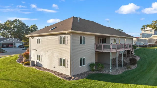 $619,900 | 2819 Bluebird Drive, Portage, WI 53901