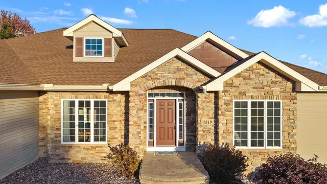 $619,900 | 2819 Bluebird Drive, Portage, WI 53901