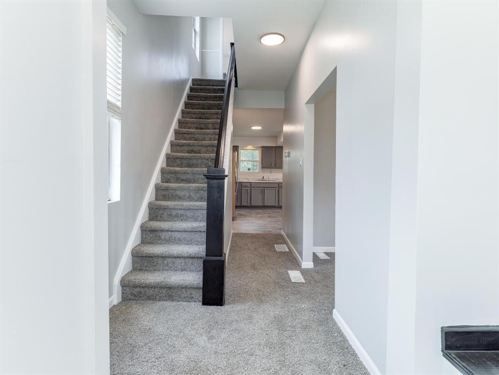 863 Walnut Street Rochester, PA 15074 - Photo 3 of 34 Gallery Image 3