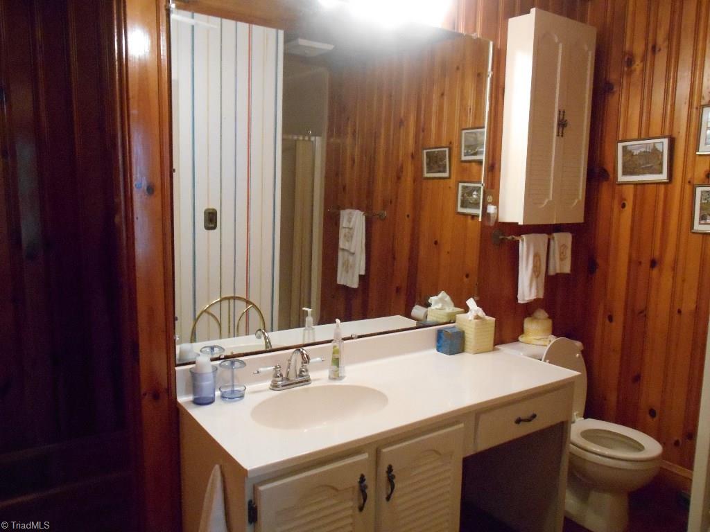1002 Spring Street Mount Airy, NC 27030 - Photo 14 of 26 Gallery Image 14