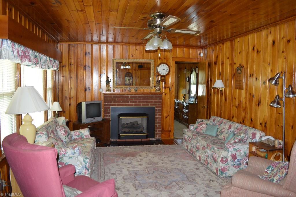 1002 Spring Street Mount Airy, NC 27030 - Photo 15 of 26 Gallery Image 15