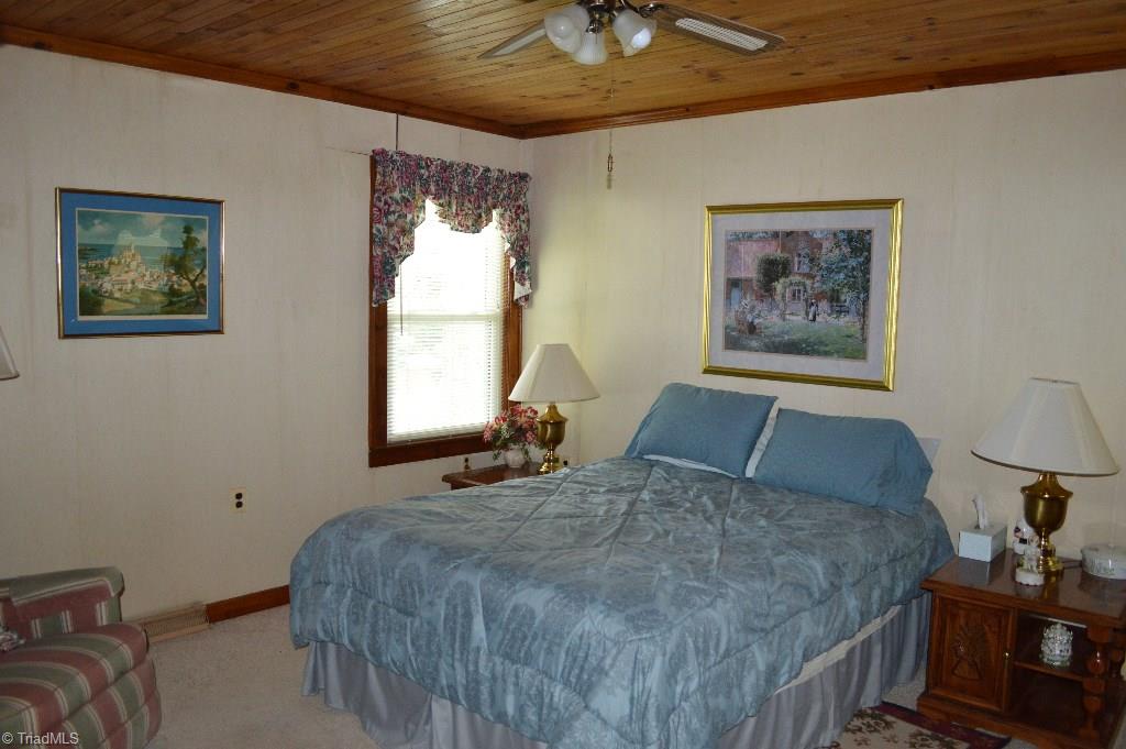 1002 Spring Street Mount Airy, NC 27030 - Photo 17 of 26 Gallery Image 17