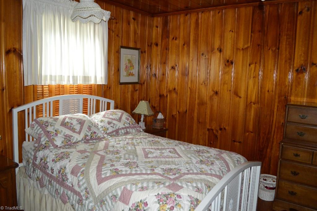1002 Spring Street Mount Airy, NC 27030 - Photo 18 of 26 Gallery Image 18