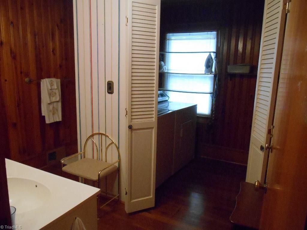 1002 Spring Street Mount Airy, NC 27030 - Photo 9 of 26 Gallery Image 9