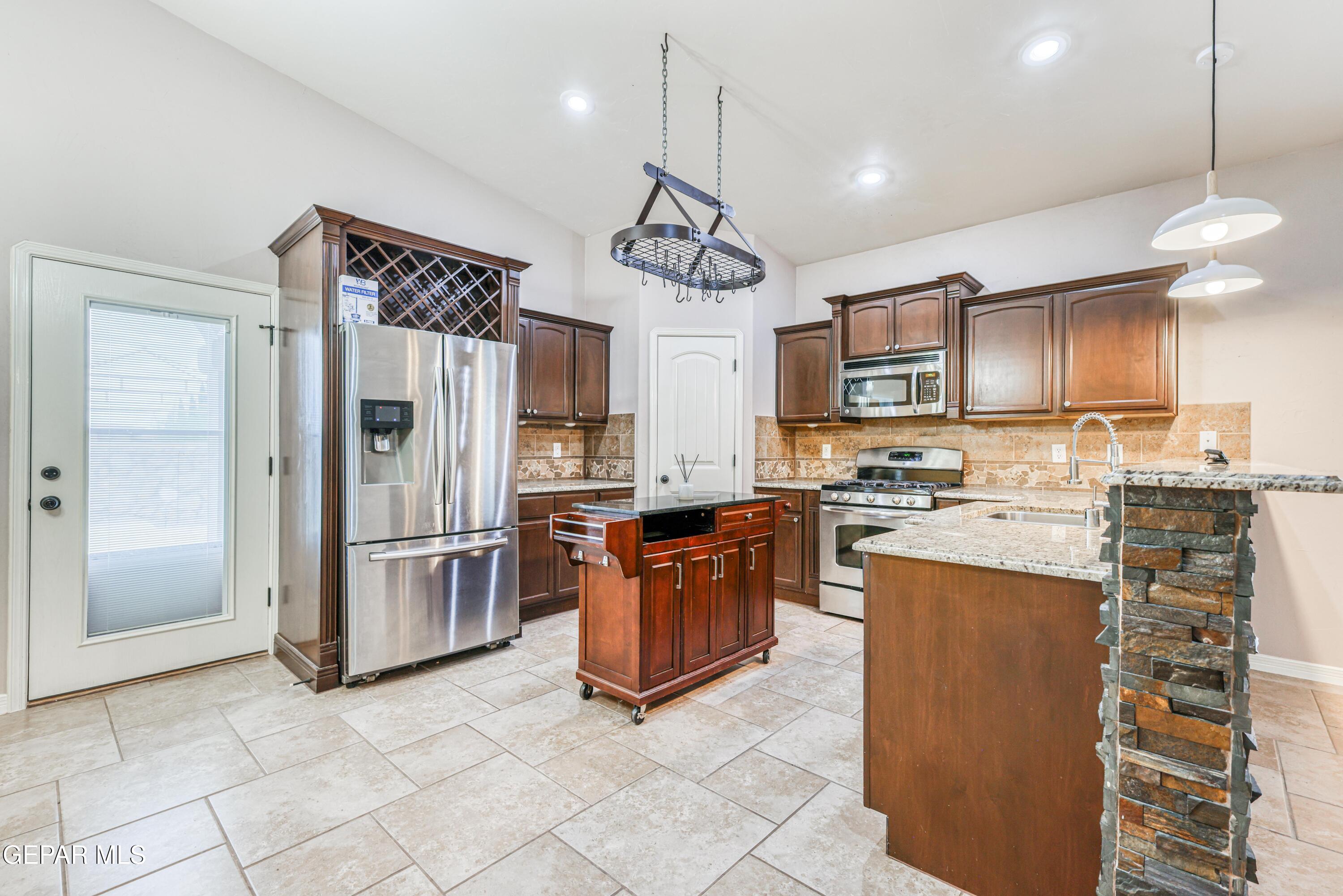 14209 Rattler Point Drive El Paso, TX 79938 - Photo 23 of 54 362A5518_HDR
