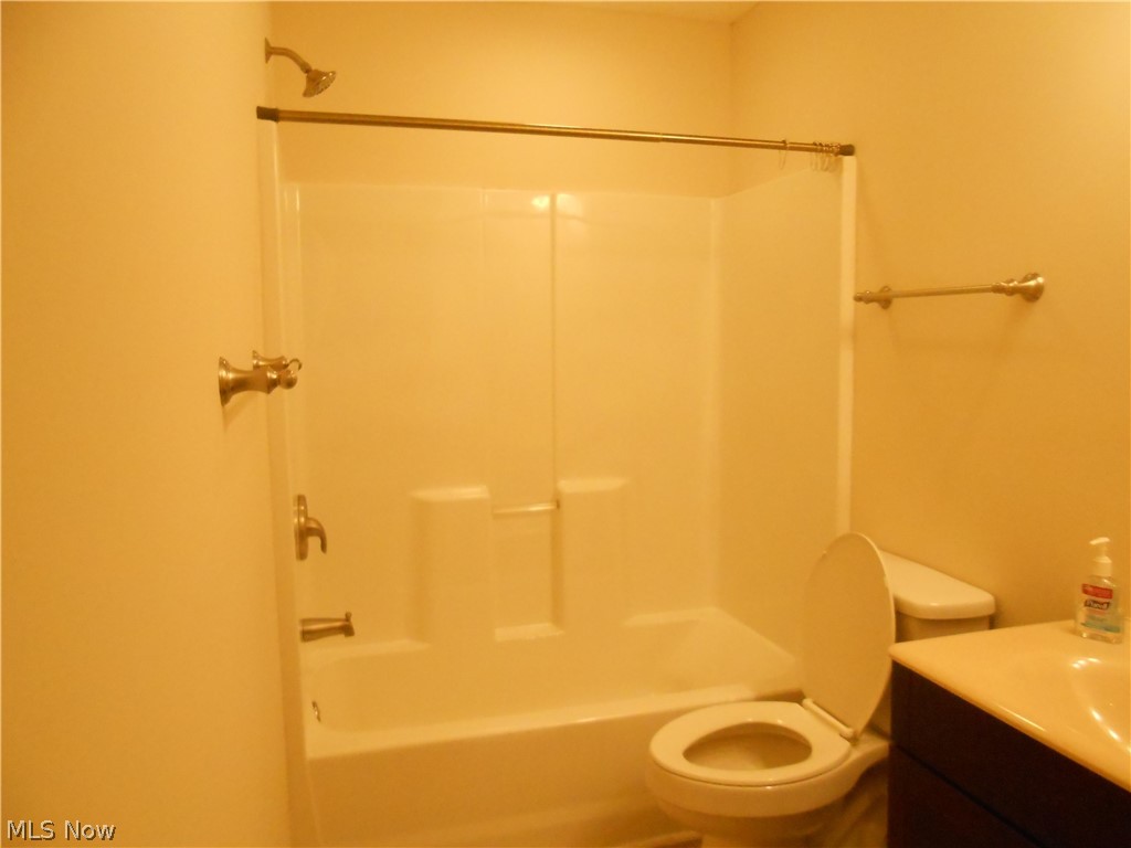 1700 Falkirk Road Madison, OH 44057 - Photo 16 of 22