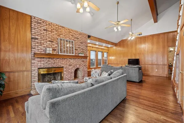 $399,000 | 715 East 5th Street, Ferris, TX 75125