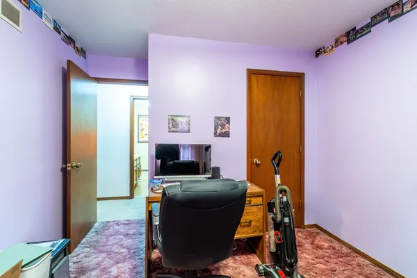 $249,900 | 305 Meadow Lane, Kendallville, IN 46755