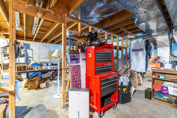 $249,900 | 305 Meadow Lane, Kendallville, IN 46755