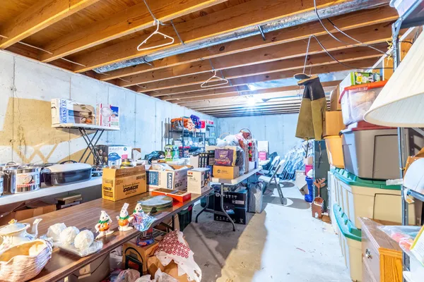 $249,900 | 305 Meadow Lane, Kendallville, IN 46755