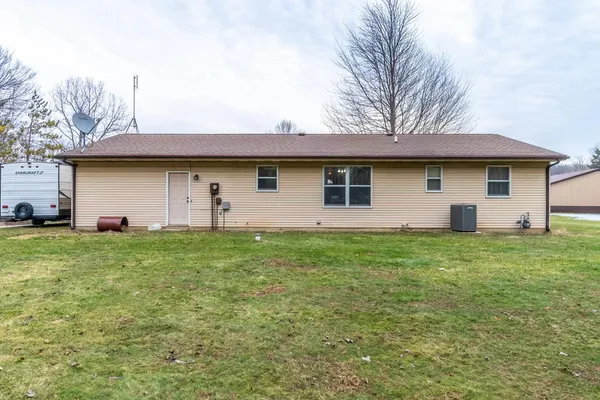 $249,900 | 305 Meadow Lane, Kendallville, IN 46755