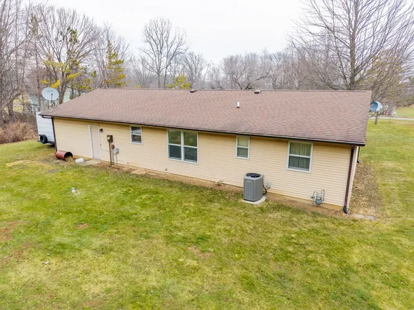 $249,900 | 305 Meadow Lane, Kendallville, IN 46755