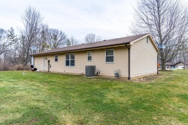 $249,900 | 305 Meadow Lane, Kendallville, IN 46755