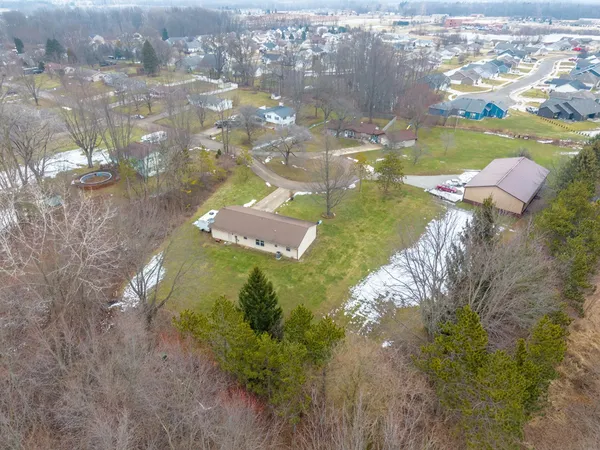 $249,900 | 305 Meadow Lane, Kendallville, IN 46755