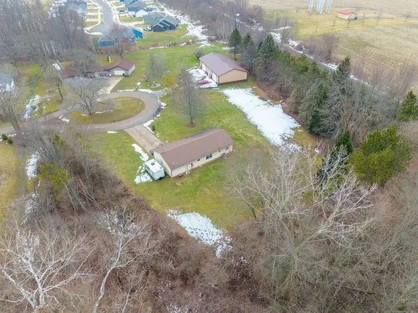 $249,900 | 305 Meadow Lane, Kendallville, IN 46755