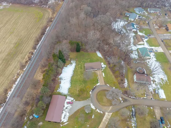 $249,900 | 305 Meadow Lane, Kendallville, IN 46755