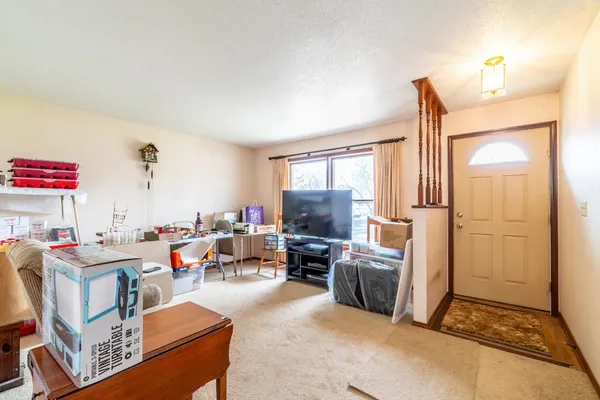 $249,900 | 305 Meadow Lane, Kendallville, IN 46755