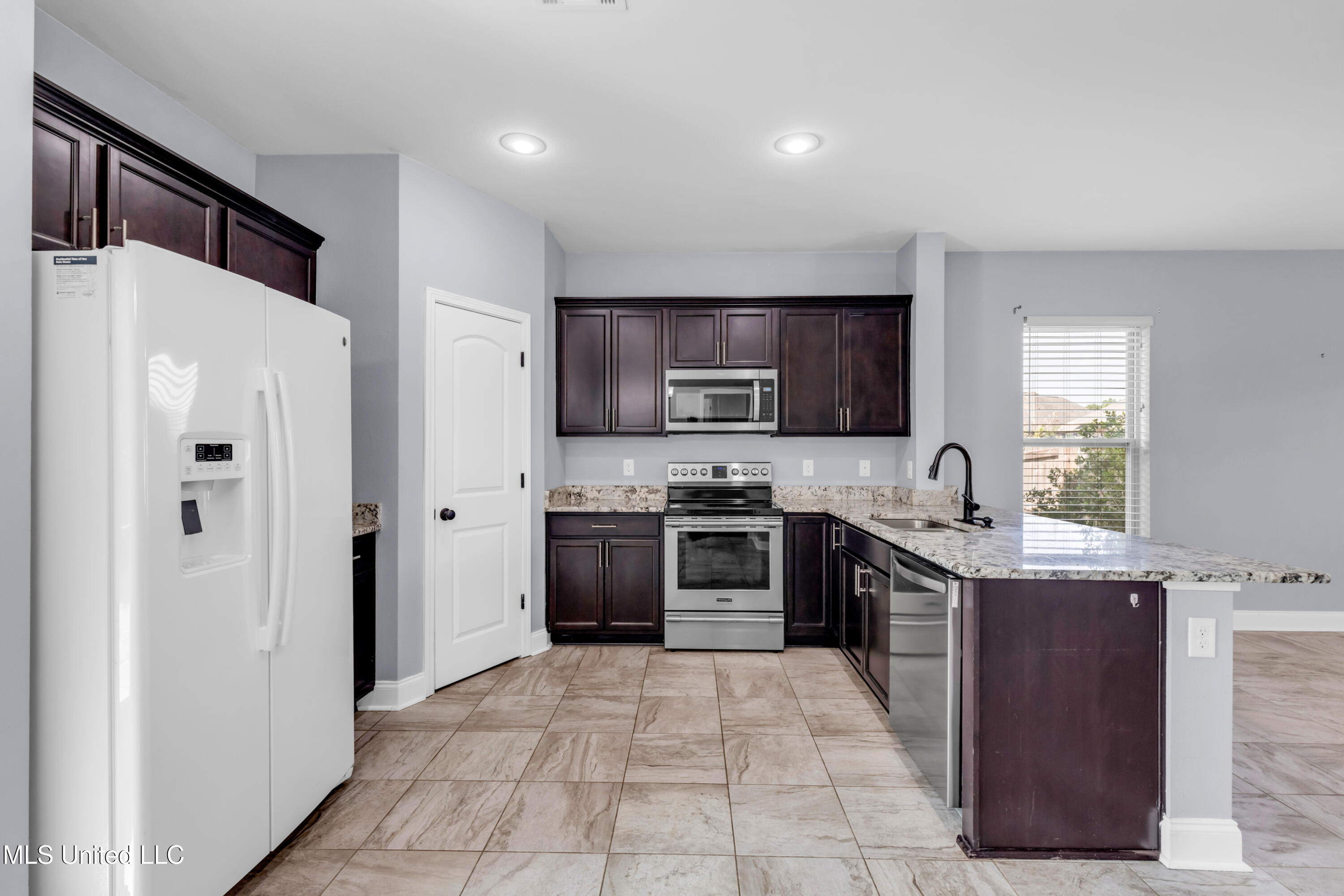 832 Reunion Pl Circle Biloxi, MS 39532 - Photo 8 of 35 832ReunionPlace-8