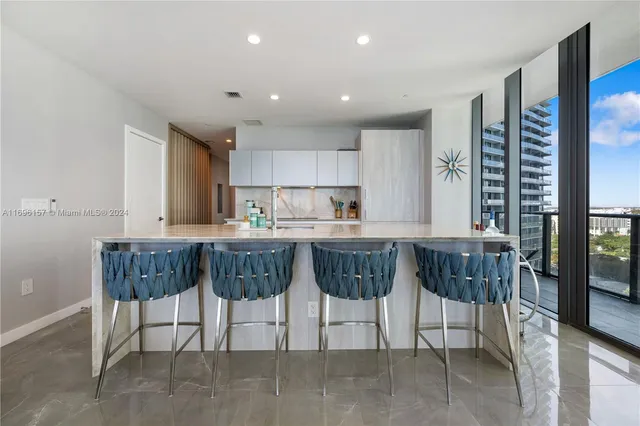 $8,900 | 480 Northeast 31st Street, Unit 1207, Miami, FL 33137