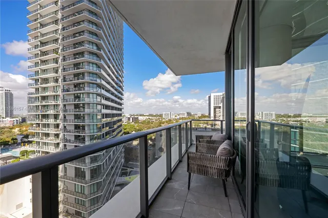 $8,900 | 480 Northeast 31st Street, Unit 1207, Miami, FL 33137