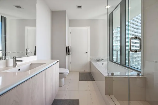 $8,900 | 480 Northeast 31st Street, Unit 1207, Miami, FL 33137