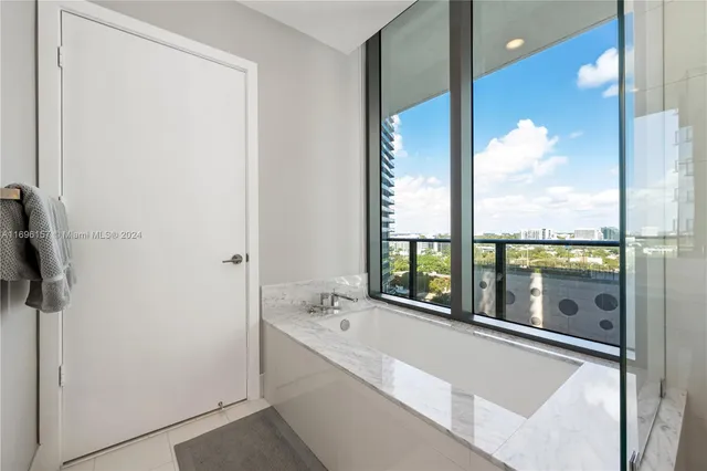 $8,900 | 480 Northeast 31st Street, Unit 1207, Miami, FL 33137