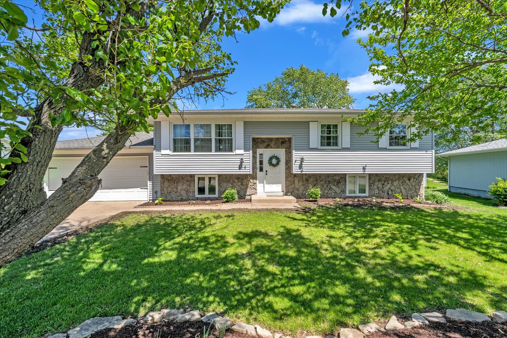 314 Crest Road Eldridge, IA 52748 - Photo 1 of 44