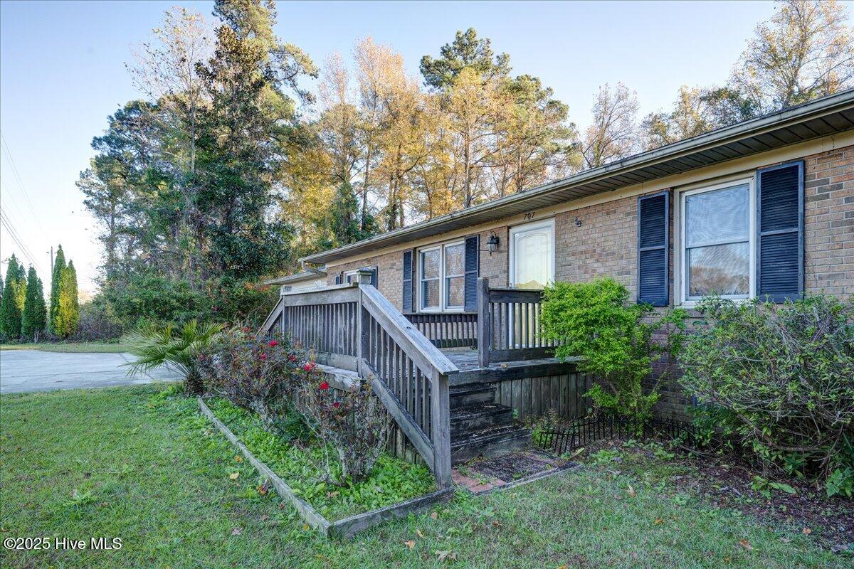 707 Clermont Road New Bern, NC 28560 - Photo 4 of 34 707 Clermont Road New Bern, NC