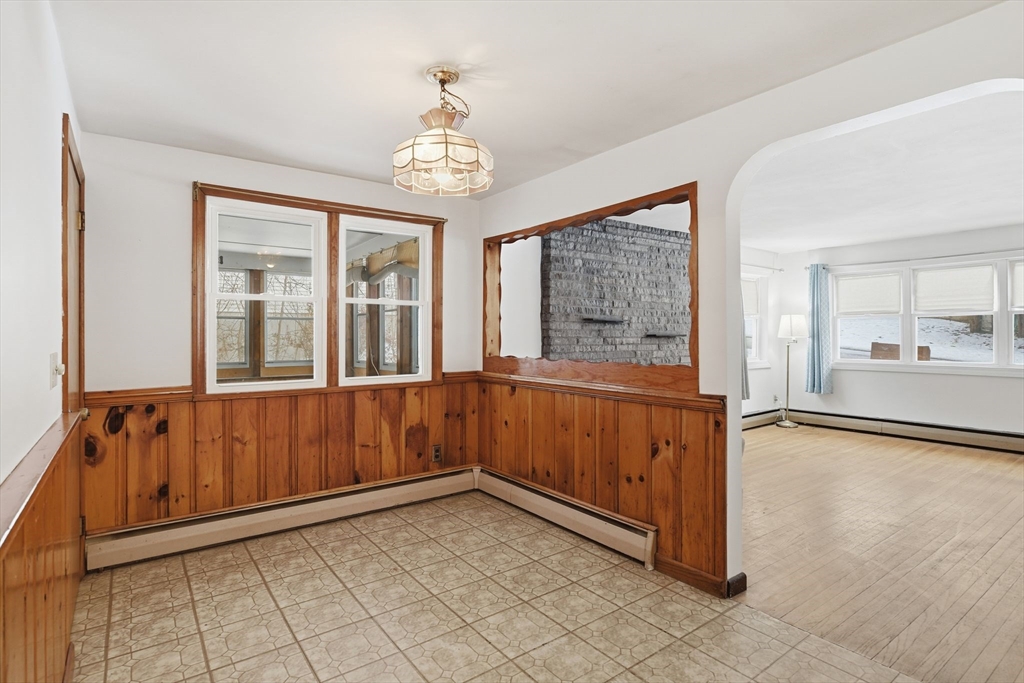 144 Almon Avenue West Springfield, MA 01089 - Photo 8 of 41