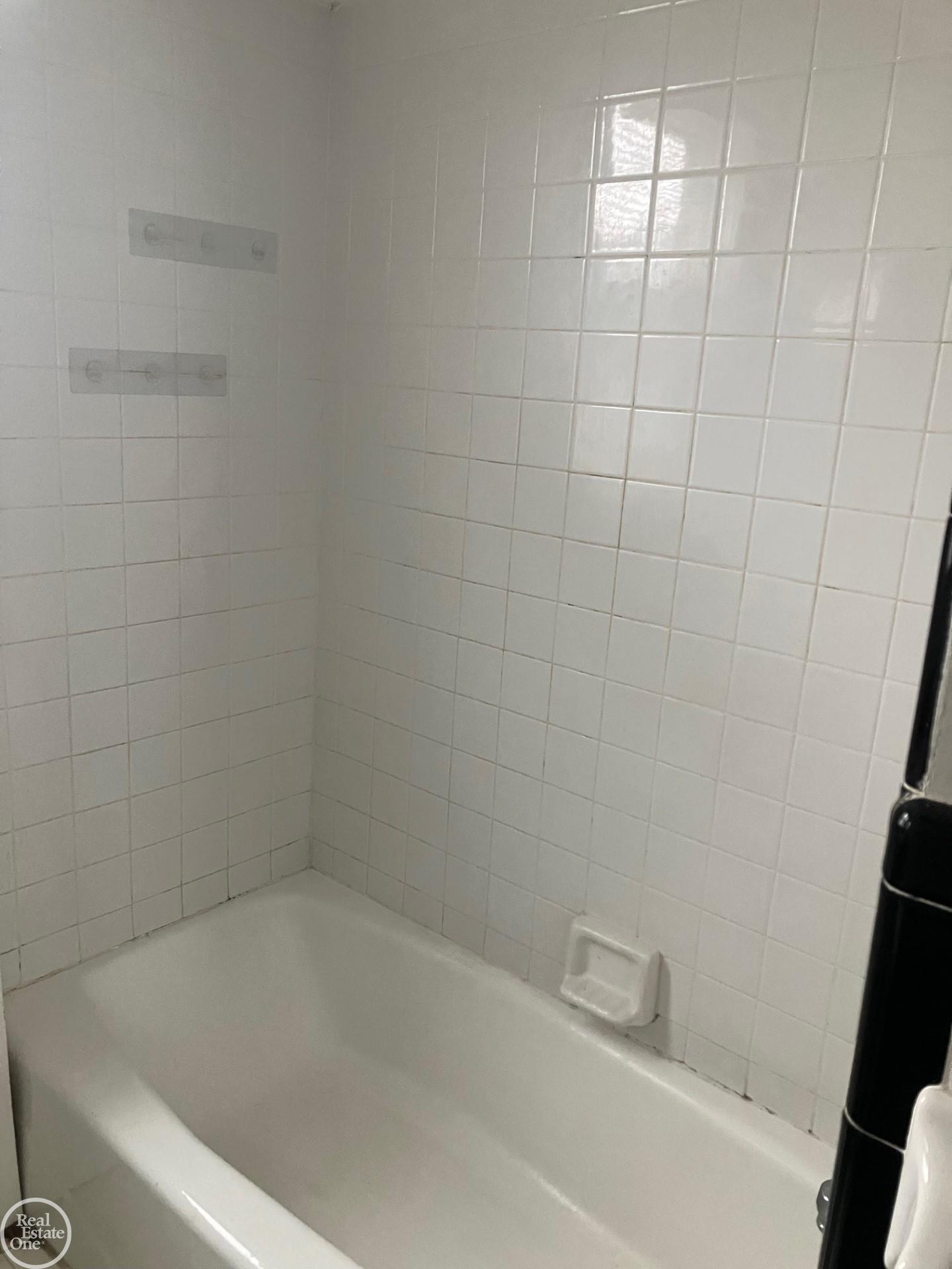 896 Rivard Boulevard Grosse Pointe, MI 48230 - Photo 16 of 21