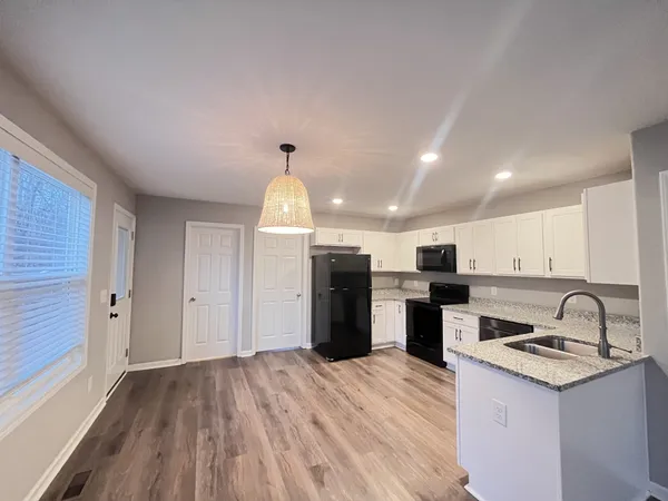$1,700 | 114 Valley View Circle, Unit B, Clarksville, TN 37040