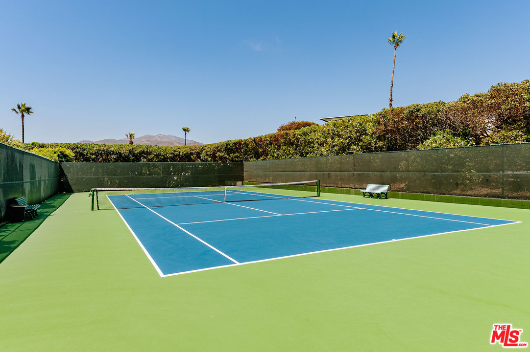 6789 Shearwater Lane Malibu, CA 90265 - Photo 13 of 21 a view of a tennis court