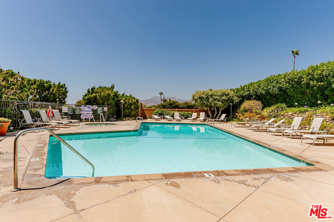 6789 Shearwater Lane Malibu, CA 90265 - Photo 17 of 21 a view of a backyard