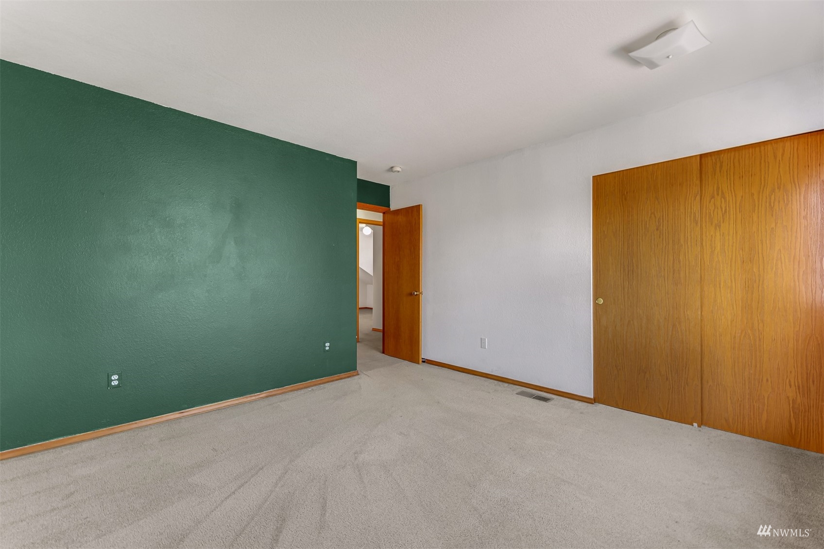 1341 Roma Road Bellingham, WA 98226 - Photo 34 of 40 an empty room with closet