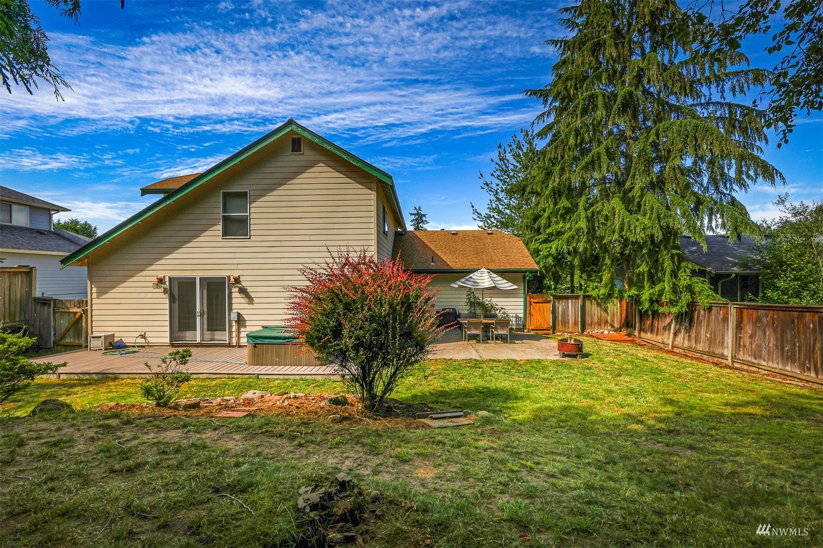 1341 Roma Road Bellingham, WA 98226 - Photo 5 of 40 a house view with a outdoor space