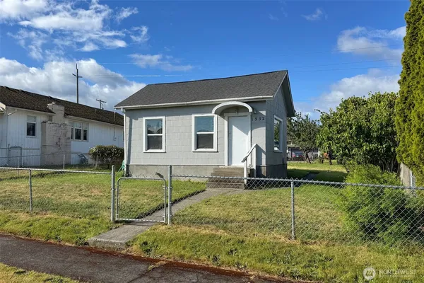 $249,000 | 1532 West 5th Street, Port Angeles, WA 98363