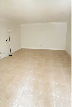 $2,900 | 800 Northeast 199th Street, Unit 105D, Miami, FL 33179
